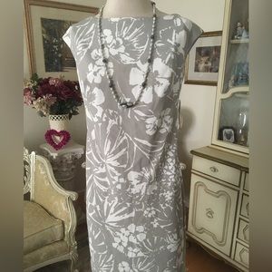 Chaps NWT gray white floral dress size 6